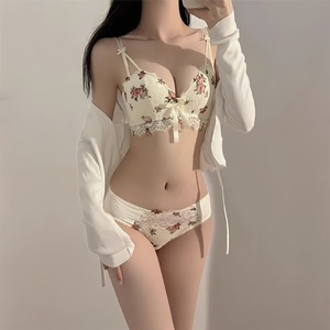 <span class=keywords><strong>Conjunto</strong></span> de sujetador de encaje sin aros con relleno y media copa push-up sexy para senos pequeños de <span class=keywords><strong>Victoria</strong></span>'s <span class=keywords><strong>Secret</strong></span> para mujer - Product Image 4