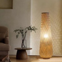Nouveau Design Restaurant Home Decor Tissé à la Main en Bambou Osier Lampadaire Rotin Naturel Chambre Coin Restaurant Éclairage