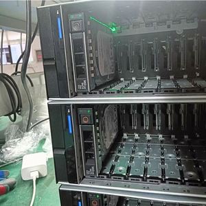 เซิร์ฟเวอร์ Dell R740 มือสองปรับสภาพใหม่ 16SFF 2*Intel Xeon Gold 5215 128GB H330 2*750W มีสินค้าในสต็อก R740 2U Rack Server - Product Image 3