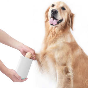 Taza Portátil Automática y Ecológica de Plástico para Lavar Patas de Perros Grandes - Product Image 1