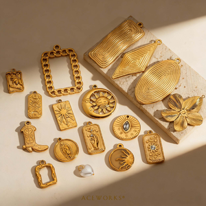 Ranuras Radiantes |   Colgantes de Acero Inoxidable con Baño de Oro PVD de 18K, Diseño Texturizado de Girasol, Resistentes al Agua y al Deslustre - Product Image 2