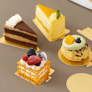 กลองเค้กฟอยล์สีทองสำหรับงานแต่งงาน