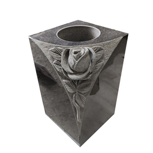 Chine Shanxi Noir Granit <span class=keywords><strong>Cimetière</strong></span> Funéraire Sculpté Fleur Pierre Vases Carrés - Product Image 1