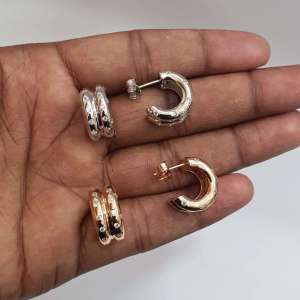 Traditional Jaipuri Antique <b>Silver</b> <b>Stud</b> Earrings with Wavy Design Filigree Detailing and Diamond As Main Stone - Product Image 2
