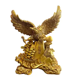 Manufacturer Modern Metal Resin Crafts Plate Eagle Sculpture Eagle Statue Copper Hawk For Sale Eagle Flying Animal Decoration