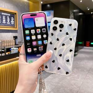 Funda para iPhone 17 Pro Max, diseño de tul con cadena de corazones para primavera y verano, funda rígida de pantalla completa, a prueba de golpes - Product Image 2