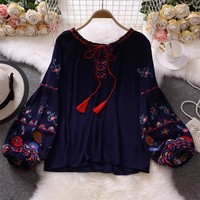 Vêtements inspirés de la conception de voyage à taille unique Style ethnique Chemise rétro à manches longues Top ample brodé