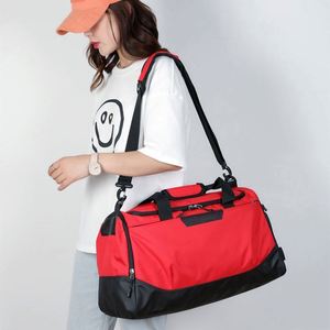 Sac de sport de voyage grande capacité pour jeunes femmes, imperméable, échantillon gratuit, fabriqué en usine, idéal pour la gym - Product Image 5