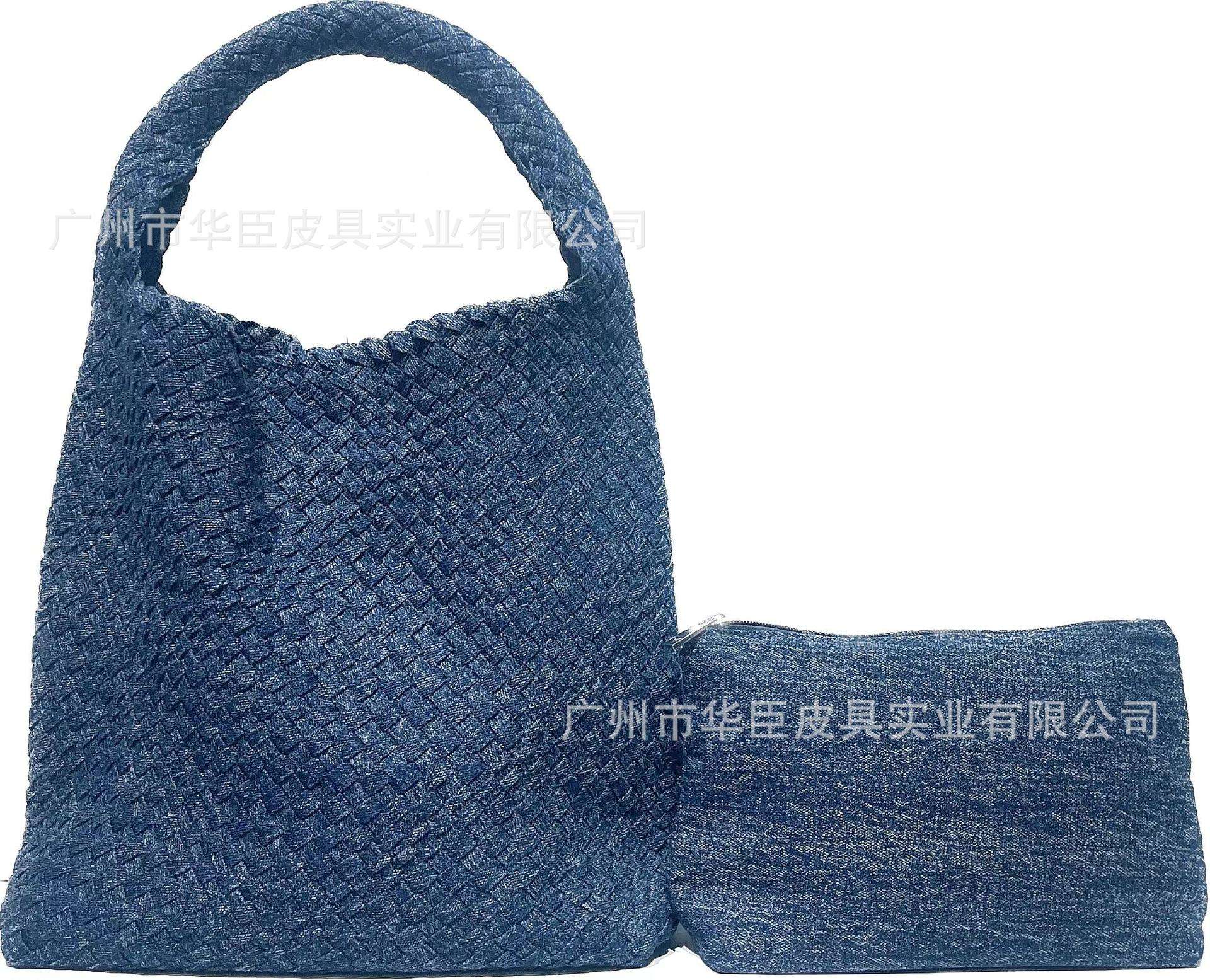 คาวบอยสีน้ำเงินเข้ม