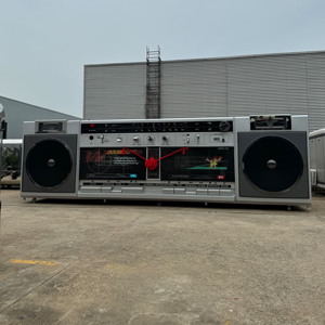 Camion de restauration mobile géant en aluminium avec structure en acier inoxydable pour le service de thé au lait, café et snacks dans les marchés nocturnes et sites touristiques - Product Image 3