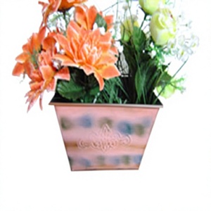 Jardinière en métal écologique et durable avec finition thermolaquée, design carré pour la décoration du sol ou du dessus de table à la maison et au jardin - Product Image 1