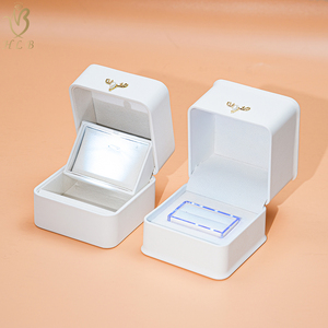 Cao Cấp Cá Nhân Hộp Đồ Trang Sức LED Hộp Nhẫn Bao Bì Biểu Tượng Tùy Chỉnh PU Da LED Ánh Sáng Trang Sức Hiển Thị Hộp - Product Image 3