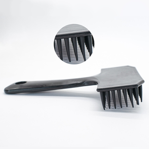 Outil de toilettage pour animaux de compagnie de vente chaude, brosse de toilettage pour animaux de compagnie, fabricant fournissant une brosse d'épilation en plastique noir - Product Image 6