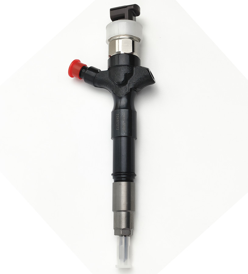 High Performance Diesel Injector 295050-0740 295050-0620 Common Rail Fuel Injetor 23670-30420 for ISUZU