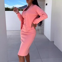 Ensemble deux pièces femme automne/hiver 2026 tendance : Robe unie à bretelles et veste boutonnée en polyester et élasthanne
