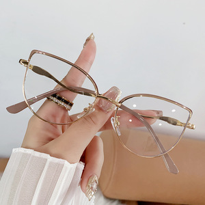 Mới đến phụ nữ xu hướng thời trang khối ánh sáng màu xanh photochromic Eyewear kim loại khung Cat <span class=keywords><strong>Eye</strong></span> kính quang học photogray Kính - Product Image 5