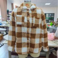 Blouson bomber vintage sur mesure pour homme, avec rembourrage en coton et logo frontal en toile de laine d'agneau, idéal pour l'hiver