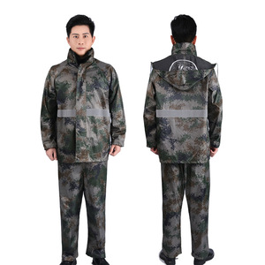 Ensemble de <span class=keywords><strong>pluie</strong></span> camouflage imperméable 2 pièces personnalisé avec veste et <span class=keywords><strong>pantalon</strong></span> réfléchissants pour adultes (hommes et femmes) - Product Image 1