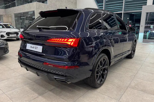 Auto usate full optional 2025 <span class=keywords><strong>Audi</strong></span> <span class=keywords><strong>Q7</strong></span> 45 TDI quattro S Line 3.0L <span class=keywords><strong>SUV</strong></span> 2025 pronta per la spedizione - Product Image 4