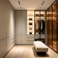 Armarios empotrados a medida con puertas de fibra de densidad media y vidrio en un diseño moderno para dormitorio