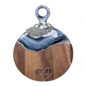 Grande planche à fromage en résine et bois pour les réunions de famille, les dîners, les plateaux de fromages et les événements de restauration professionnelle - Product Image 1