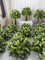 Boules de fleurs artificielles en soie de haute qualité, style moderne, pour centres de table de mariage, vente en gros 2026
