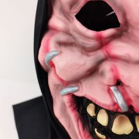 Nouveauté 1 PC Masque de diable rouge effrayant en silicone Masque réaliste Accessoires de film pour enfants adultes, cadeau d'anniversaire, masque de fête d'Halloween