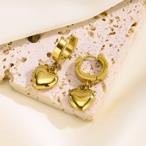 Conjunto de Joyería de Moda para Mujer con Collar, Pendientes y Pulsera con Colgante de Corazón de Amor, Bañado en Oro de 18K y Acero Inoxidable, Regalo de Joyería para Boda - Product Image 2