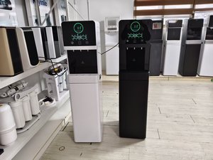 Purificateur d'eau chaude et froide avec boîtier en plastique UV LDE pour usage domestique et extérieur, trois options de température, accès instantané - Product Image 5