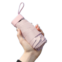 Le nouveau style de petits parapluies sont populaires sur le marché. Publicité de cadeau: Les parapluies des femmes vendent en gros, cadeaux d'hôtel,