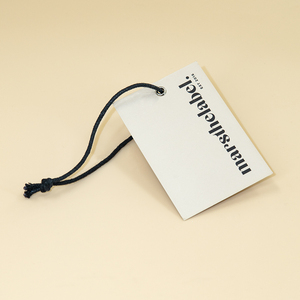 Tùy chỉnh Dày Trắng giấy Swing may nhãn treo thẻ cho quần áo tùy chỉnh các tông nhãn treo thẻ cho nhà sản xuất quần áo - Product Image 2