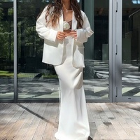 Costume de banlieue deux pièces blanc haut de gamme veste à lacets à manches longues en satin et jupe mi-longue tenue quotidienne décontractée élégante
