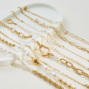 Pulsera y Brazaletes de Moda para Mujer en Acero Inoxidable 316L de Lujo, Chapados en Oro de 14k y 18k, con Perlas Naturales de Agua Dulce - Product Image 1