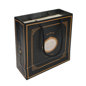 ถุงกระดาษสีดำดีไซน์หรูหรา ขอบทอง สำหรับบรรจุภัณฑ์แบรนด์พรีเมียม ราคาสุดคุ้ม ปรับแต่งได้ตามต้องการ - Product Image 5