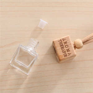 Flacone diffusore di profumo vuoto trasparente quadrato da 8 ml all'ingrosso per auto, da appendere, con tappo a vite in legno - Product Image 4