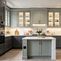 Ensemble d'armoires de cuisine en bois massif gris de style shaker américain, design personnalisé en usine, finition dorée brossée, armoire moderne de luxe