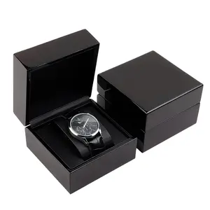 새로운 디자인 블랙 컬러 고품질 로즈 우드 그레인 PU 가죽 C 링 시계 나무 상자
