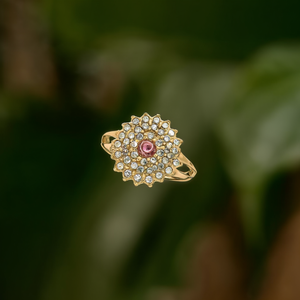 แหวนคริสตัล ชุบทอง PVD ผลิตจากสแตนเลสสตีล 316L ทนทาน เป็นมิตรต่อสิ่งแวดล้อม - Product Image 3