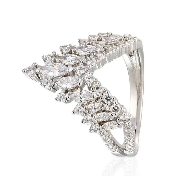 Cincin Mahkota Raja Zirconia Kubik Emas Putih Mode Grosir untuk Perhiasan Wanita