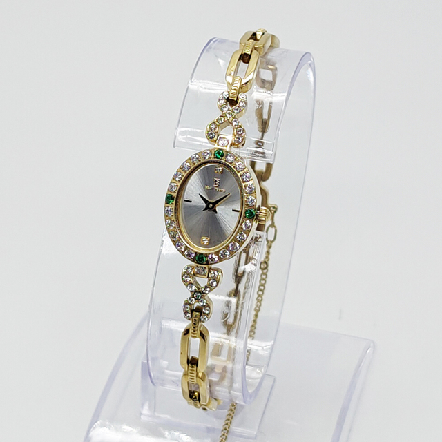 Exquisite Quartz Watch with Strong Sense of Fashion and Personal Charm Quartz Watch with Stylish Unique and Distinctive Design
