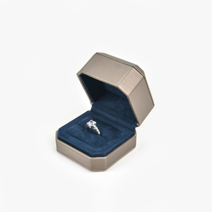 Boîte à bijoux haut de gamme personnalisée pour bagues de fiançailles, boucles <span class=keywords><strong>d</strong></span>'oreilles et bracelets – Vente en gros - Product Image 6