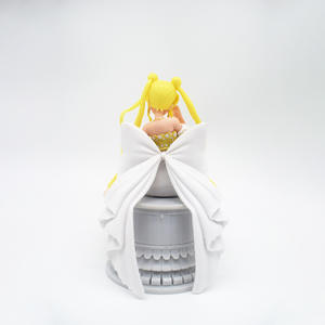 Belle figurine en PVC de Sailor Moon Usagi Tsukino en position assise, robe blanche, bordure dorée, objet de collection d'anime, cadeau pour les fans et décoration d'intérieur - Product Image 4