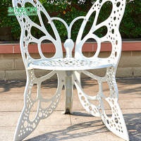 Ensemble de tables et chaises de salle à manger d'extérieur en alliage d'aluminium au design papillon de style européen créatif pour hôtels et cours