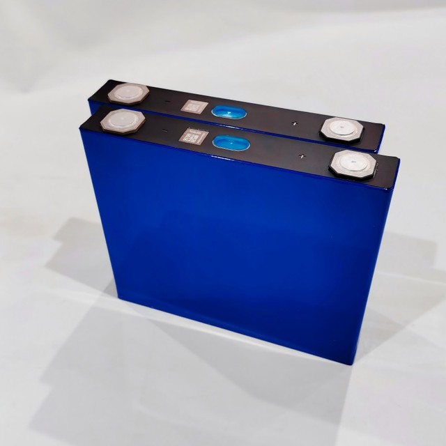 Wholesale Grade a Prismatic Lfp Ev 3.2v 125ah 150ah Lf125 Lf150 Lifepo4 Energy Storage Battery Cell for E-Bike Vehicles ESS