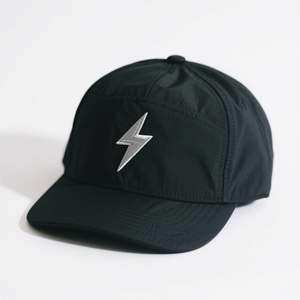 OBM批发5面板帽，带定制反光标志100% 尼龙5面板野营帽，带定制反光标志 - Product Image 1