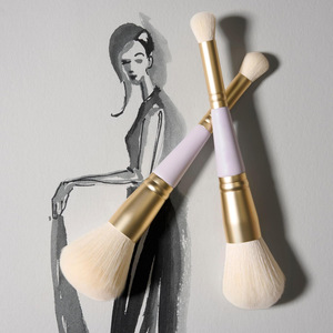 Pinceau de maquillage double tête 2-en-1 à manche en bois et poils synthétiques doux pour contouring, poudre scintillante et blush - Product Image 4