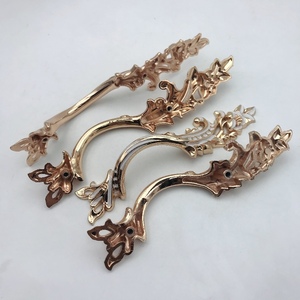 High Popularity Zinc Alloy European Style Left Symmetric Gold Plus <strong>White</strong> Oil Door Handel Copper Handles Gold Cabinet Hardware - Product Image 4