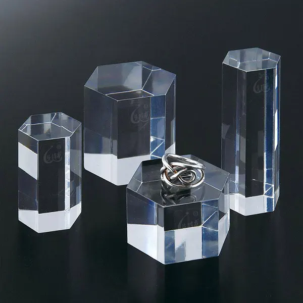 Colonna ottagonale trasparente blocco cubo acrilico piedistallo accessorio supporto espositore per gioielli blocco acrilico Colonne Octogone