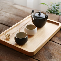 Plateau rectangulaire en bois naturel gravé moderne et plateau à thé durable pour la décoration de table de fête