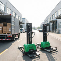 Gerbeur semi-électrique auto-élévateur pour la logistique légère